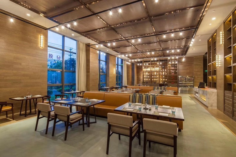 酒店家具硬裝與軟裝的協(xié)調，如何營造統(tǒng)一風格？